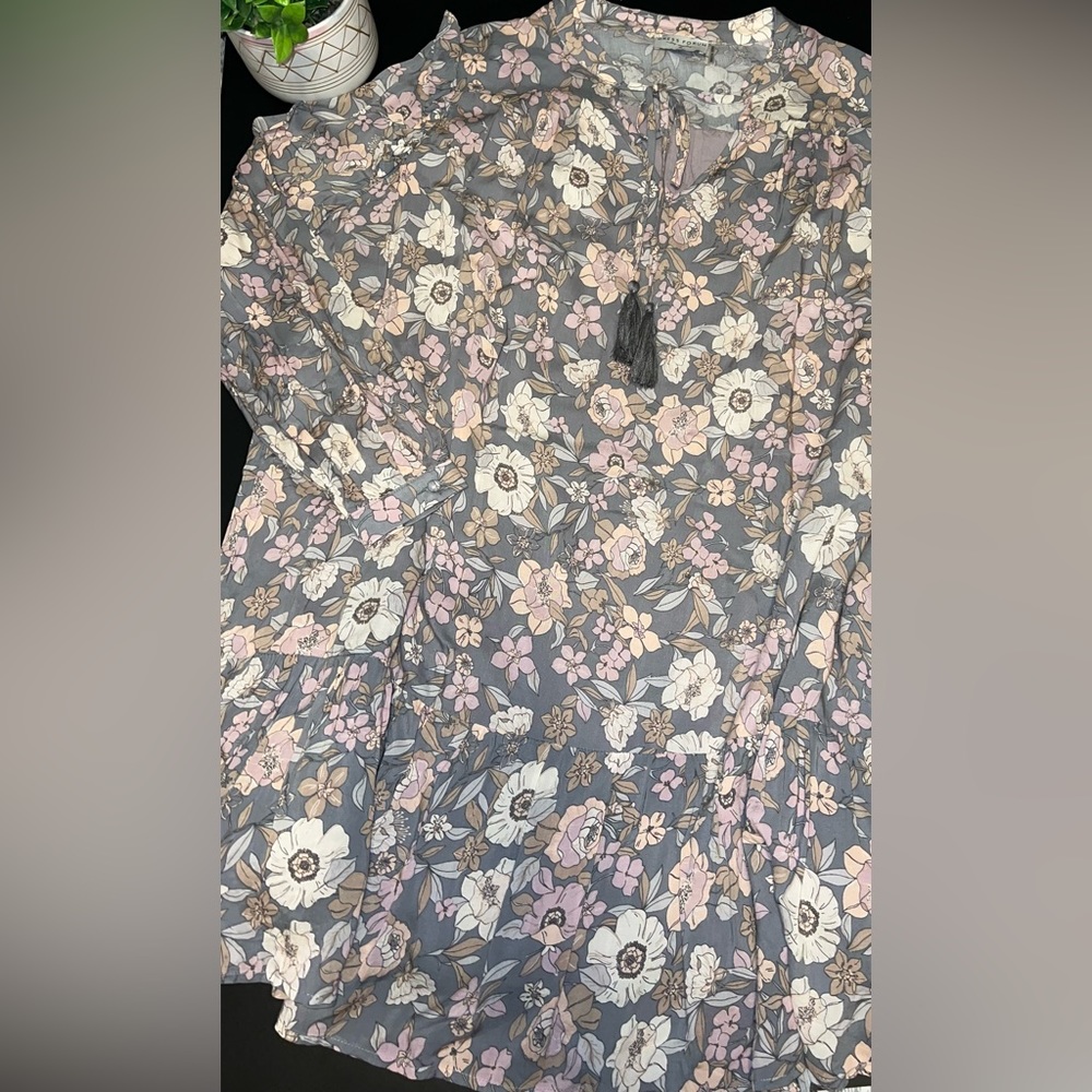 Dress Forum Los Angeles Gray Floral Long Sleeve Dress Size Medium EUC